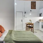 Luxury 1br Born