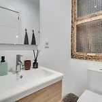 Luxury 1br Born