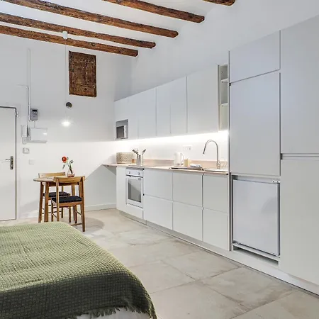 Luxury 1br Born Apartment *