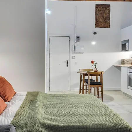 Luxury 1br Born