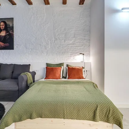 Luxury 1br Born