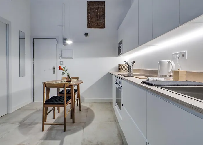 Luxury 1br Born Apartment *