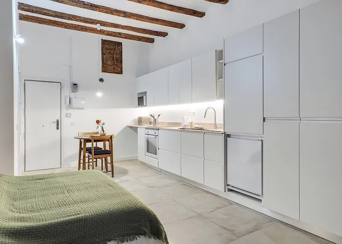 Luxury 1br Born Apartment *