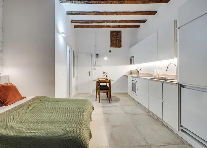 Luxury 1br Born *