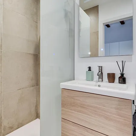 Luxury 1br Born Διαμέρισμα