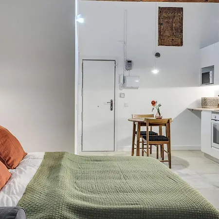 Luxury 1br Born